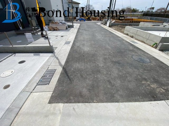 住みやすい街並み・玉津町新方　全９区画　１号棟の前面道路含む現地写真