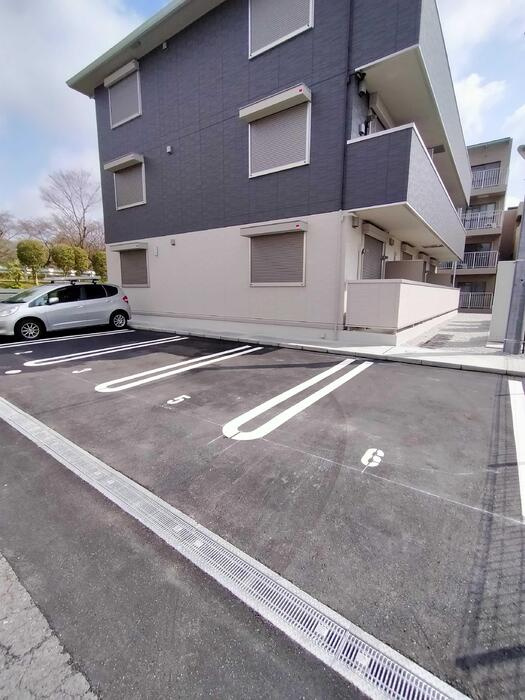ソレイユ ルヴァンの駐車場
