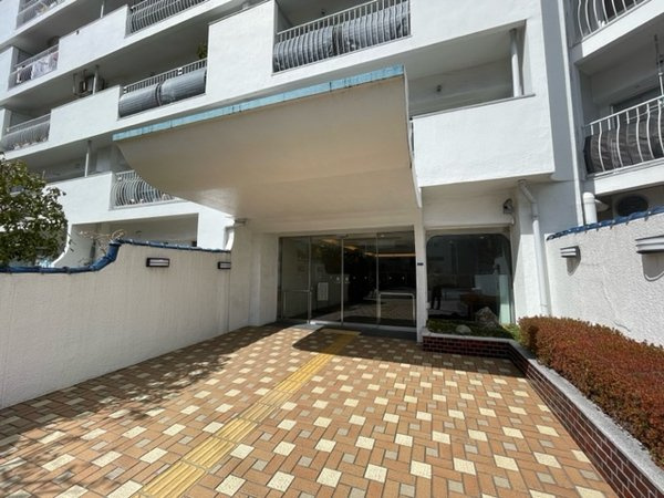 千里桃山台セントポリアの玄関|ゆったりとした玄関です