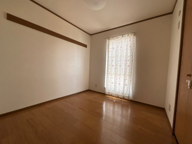 サンライト広町の洋室|使い勝手のいい洋室です