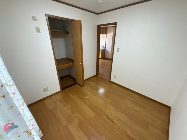 サンライト広町の洋室|きれいな内装です