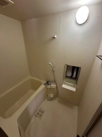 サンライト広町の浴室|きれいなお風呂です