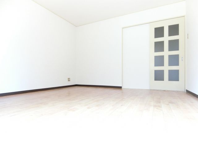 川辺ビルの洋室|同物件別部屋