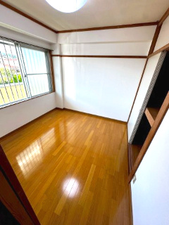 グランドハイツ赤城の洋室