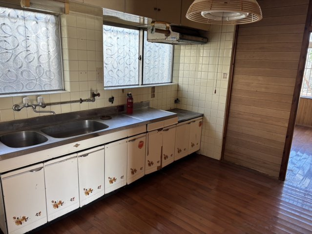 西原中古住宅のキッチン