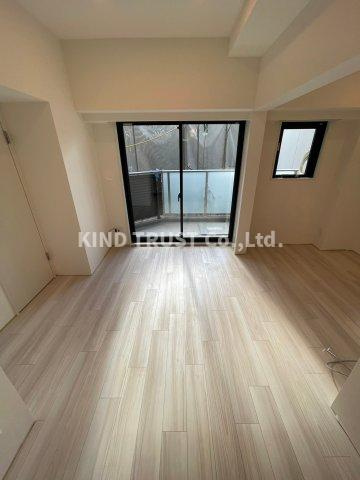 シーズンフラッツ梅田EASTの居間・リビング|ゆったりとした居間です