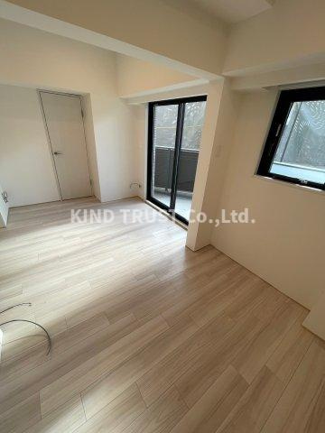 シーズンフラッツ梅田EASTの居間・リビング|居間です