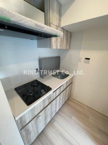 シーズンフラッツ梅田EASTのキッチン|コンパクトなキッチンで掃除もラクラク