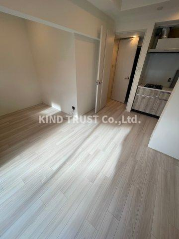 シーズンフラッツ梅田EASTの居間・リビング|ゆったり過ごせるリビングです