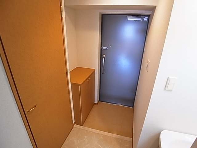 神戸市須磨区大池町５丁目の賃貸マンションの玄関