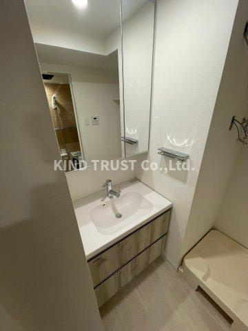 シーズンフラッツ梅田EASTの洗面所|広い洗面スペース