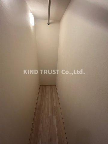 シーズンフラッツ梅田EASTの内装|明るい室内です