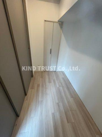 シーズンフラッツ梅田EASTの居間・リビング|使いやすいリビングです