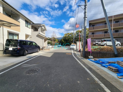 【前面道路含む現地写真】 | 石山寺４丁目ニュータウン２期１号地
