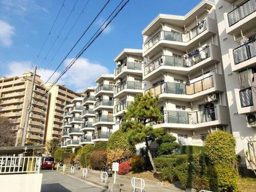 住道駅前住宅10号棟の外観|新しい生活にいかがでしょうか？外観はお住まいの顔になります。こだわりたいポイントですね。水回りリフォームやリノベーションも承ってます。
■現地見学・資金計画相談・住宅ローン相談もお問合せ受付中■