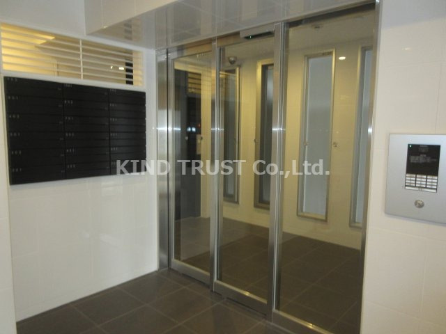 RIVER PARK FRONT 天神橋のエントランス|ゆとりのあるエントランスです