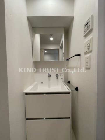 RIVER PARK FRONT 天神橋の洗面所|広い洗面スペース