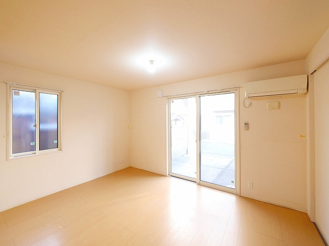 ピュアシス　Ⅲ番館の洋室|個人の部屋や寝室として使える洋室です