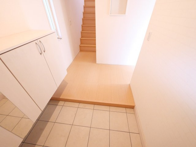 ピュアシス　Ⅲ番館の玄関|収納もある玄関です