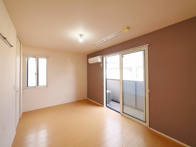 ピュアシス　Ⅲ番館の寝室|落ち着いた色調の寝室です