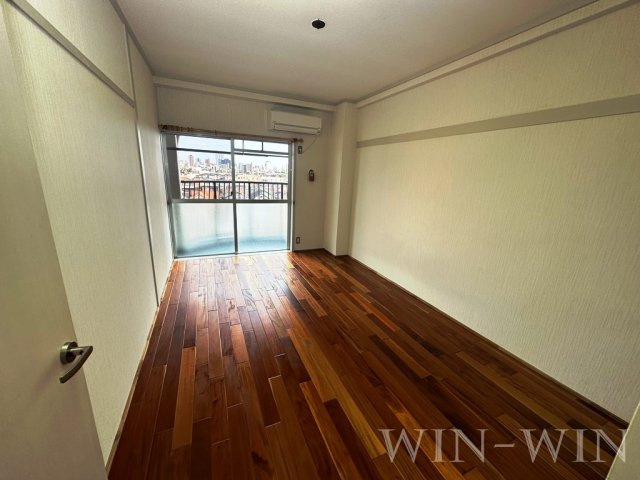 ユトリロ下地 3の寝室