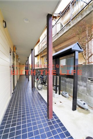 プライマリー久留米大前【キャッシュバック対象物件】のエントランス|落ち着いたエントランスです