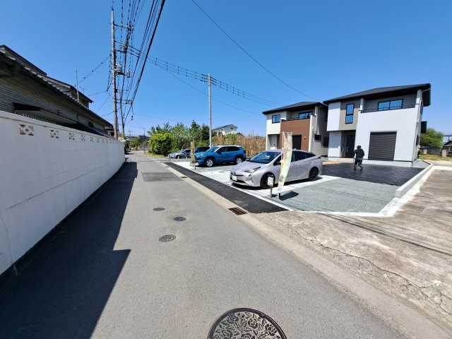 新築　前橋市駒形町28期　2号棟の前面道路含む現地写真|南側接道幅員約4ｍ