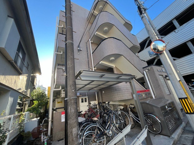 【現況写真】 | フレンドポート淵野辺第５ | 眺望の良さを楽しめるダイニングキッチンで家族団らんの時間を過ごしてはいかがでしょうか。バルコニーから見える景色を家族で眺める時間は、時間が経つのを忘れてしまいそうですね。是非、現地を見に行きましょう！