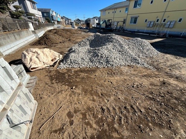 【外観】 | 物件の詳細については、現地を見てわかること以外に、役所や法務局などで調べないとわからないことがあります。そのため、現地に行く場合は、もしこの物件を買ったらどのような生活ができるかをイメージしましょう。