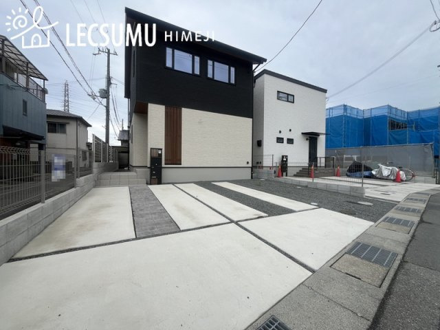 グリーンヒルズ西今宿/新築戸建の駐車場