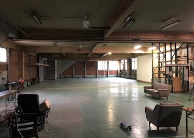 北区栄町の倉庫の内装