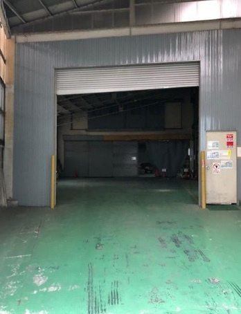 北区栄町の倉庫の内装