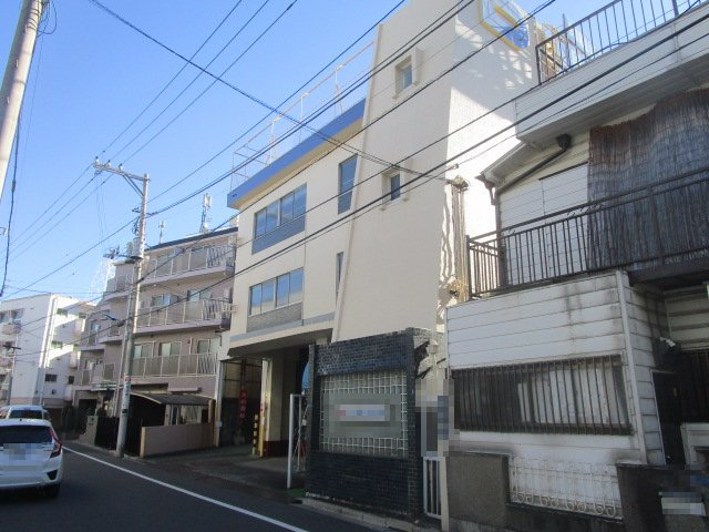 北区栄町の倉庫の外観