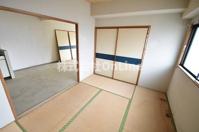 友田コーポラスの和室