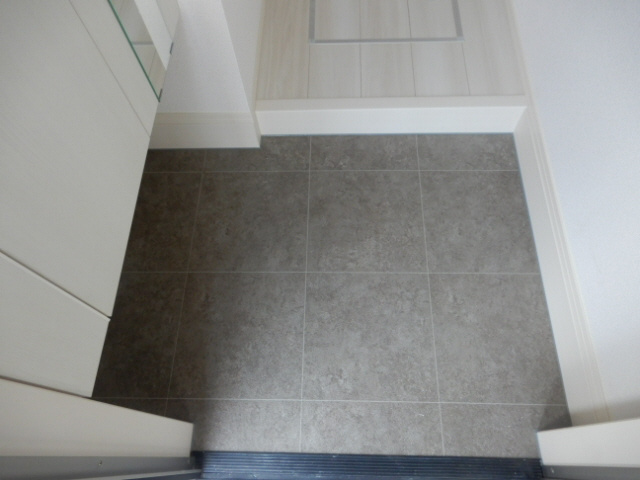 フェーブ千代が丘の玄関