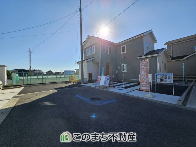いろどりアイタウン栃木市大宮町22-P1　の前面道路含む現地写真