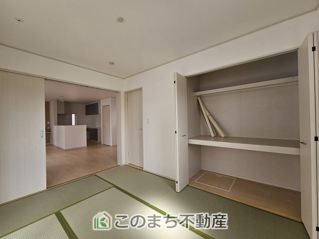 いろどりアイタウン栃木市大宮町22-P1　の洋室|LDKに隣接しており、シーンに合わせて一体利用も可能です♪お子様のお昼寝スペースやプレイルーム・家事室・客間など、多目的にお使いいただけます。