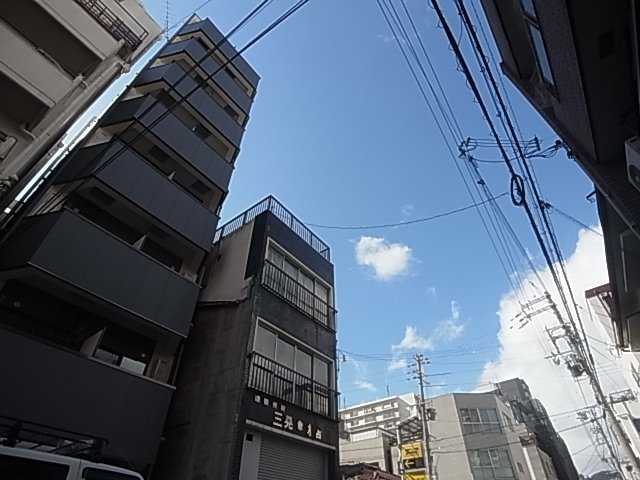 神戸市兵庫区荒田町１丁目の賃貸マンションの外観