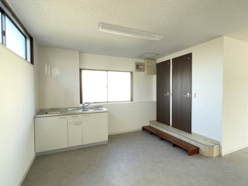 植松町貸事務所の内装