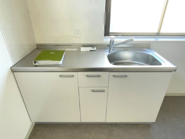 植松町貸事務所の内装