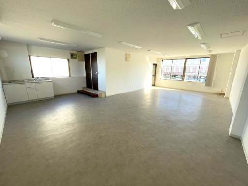 植松町貸事務所の内装