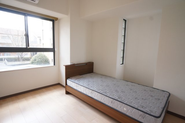 【洋室】 | E号室