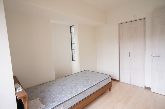 【洋室】 | E号室