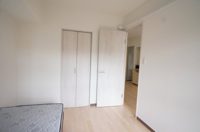 【洋室】 | E号室