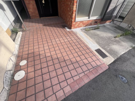 西二見貸家の駐車場