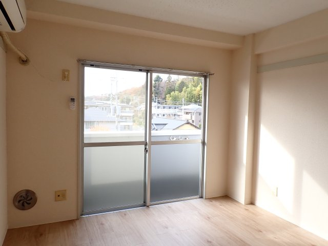 八洋八王子ビルの居間・リビング|使いやすいリビングです