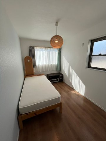 大津市石山寺4丁目　中古戸建の洋室|洋室１