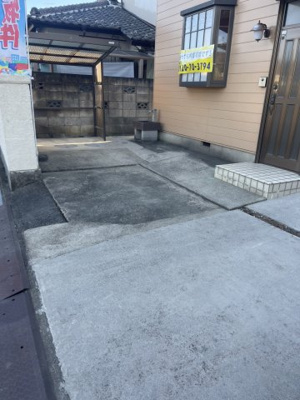 【エントランス】 | 中古戸建：熊谷市久下 | 現地玄関前（2024年12月20日）撮影