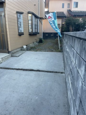 【庭】 | 中古戸建：熊谷市久下 | 現地建物脇（2024年12月20日）撮影