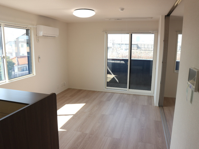 【居間・リビング】 | ＢＲＡＮＳＩＡ目川 | ゆったりとしたリビングです